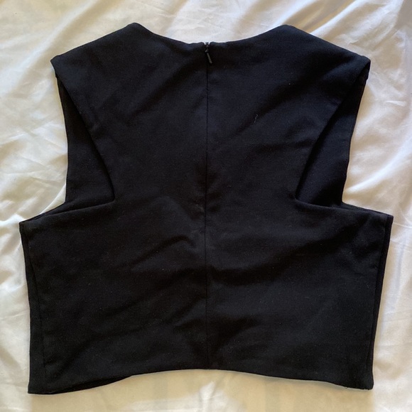 Aritzia Black Crop - Picture 3 of 3